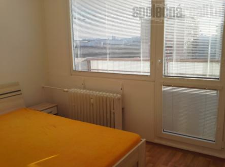 Samostatný pokoj s lodžií v nově zrekonstruovaném bytě 3+1/L k pronájmu | Pronájem bytu, 1+kk, 14 m²
