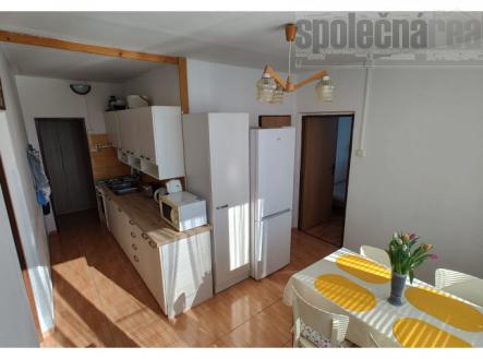 Samostatný pokoj s lodžií v nově zrekonstruovaném bytě 3+1/L k pronájmu | Pronájem bytu, 1+kk, 14 m²