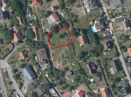 Atraktivní pozemek 587 m2 k výstavbě RD k prodeji, Hradištko centrum | Prodej - pozemek pro bydlení, 587 m²