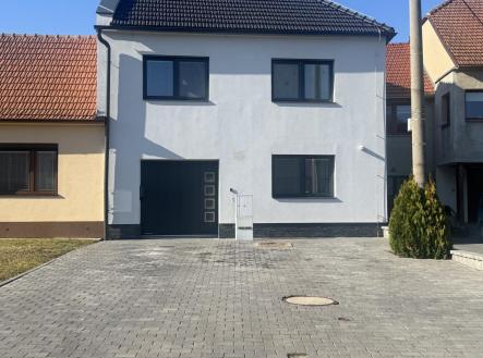 Fotografie 1 | Prodej - dům/vila, 380 m²
