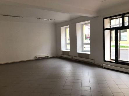 Fotka 1 | Pronájem - obchodní prostor, 77 m²