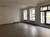 Pronájem - obchodní prostor, 77 m²