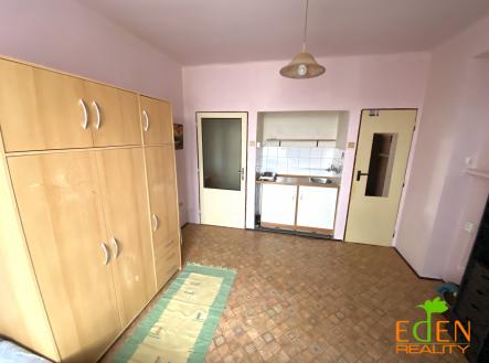 Obrázek k zakázce č.: 317323 | Pronájem bytu, 1+kk, 27 m²