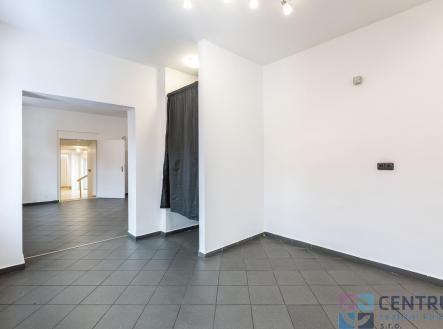 8.jpg | Pronájem - obchodní prostor, 323 m²