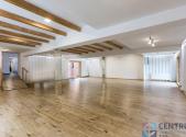 Pronájem - obchodní prostor, 243 m²