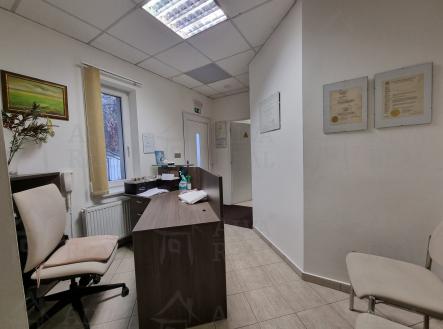 Obrázek k zakázce č.: 691016 | Pronájem - obchodní prostor, 145 m²