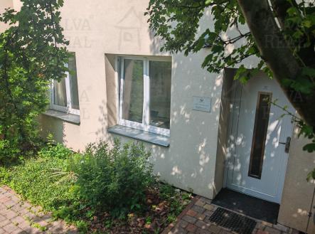 Obrázek k zakázce č.: 691016 | Pronájem - obchodní prostor, 145 m²