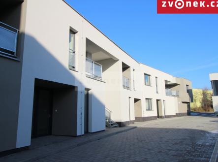Pronájem bytu, 1+kk, 36 m² obrázek