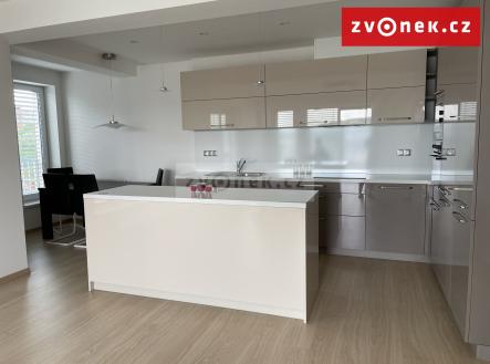 Obrázek k zakázce č.: 652781 | Pronájem bytu, 3+kk, 92 m²