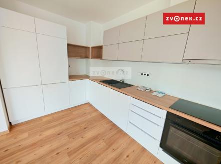 Obrázek k zakázce č.: 695776 | Pronájem bytu, 2+kk, 60 m²