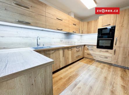 Obrázek k zakázce č.: 695406 | Prodej - dům/vila, 375 m²