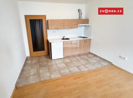 Obrázek k zakázce č.: 704186 | Pronájem bytu, 1+kk, 28 m²