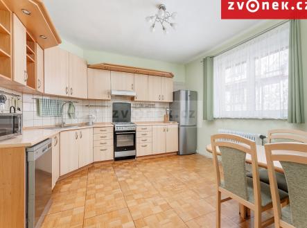 Obrázek k zakázce č.: 703316 | Prodej - dům/vila, 250 m²