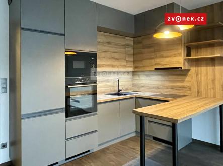 Pronájem bytu, 1+kk, 35 m² obrázek