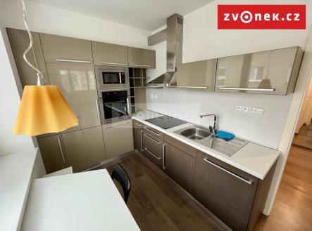 Obrázek k zakázce č.: 687816 | Pronájem bytu, 2+kk, 61 m²