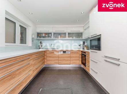 Obrázek k zakázce č.: 711542 | Prodej - dům/vila, 165 m²
