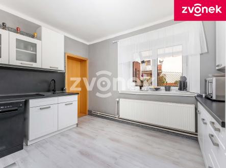 Obrázek k zakázce č.: 714582 | Prodej - dům/vila, 240 m²