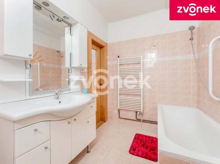 Obrázek k zakázce č.: 716872 | Prodej - dům/vila, 220 m²