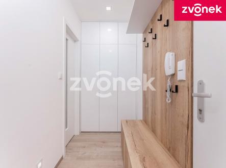Obrázek k zakázce č.: 718102 | Prodej bytu, 1+kk, 35 m²