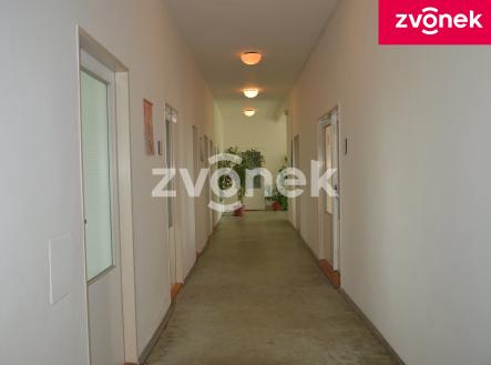Obrázek k zakázce č.: 718462 | Pronájem - obchodní prostor, 270 m²