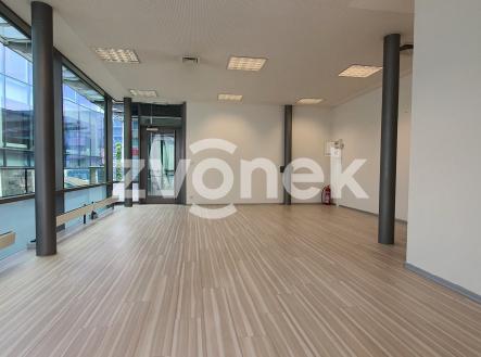 Obrázek k zakázce č.: 718992 | Pronájem - obchodní prostor, 51 m²