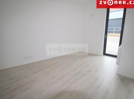 Obrázek k zakázce č.: 619873 | Pronájem bytu, 1+kk, 39 m²