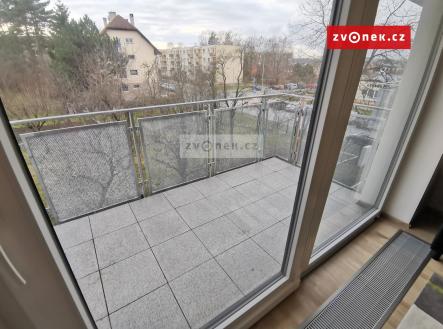 Obrázek k zakázce č.: 641551 | Pronájem bytu, 1+kk, 37 m²