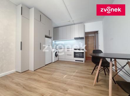Obrázek k zakázce č.: 718952 | Pronájem bytu, 1+kk, 28 m²