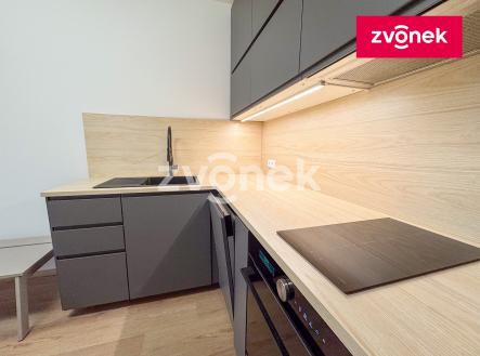 Obrázek k zakázce č.: 729851 | Pronájem bytu, 1+kk, 37 m²