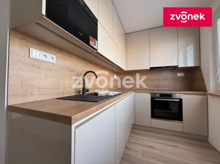 Obrázek k zakázce č.: 730531 | Pronájem bytu, 2+1, 56 m²