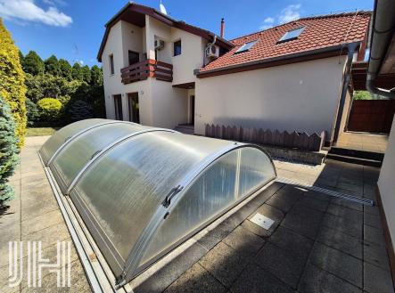 Prodej - dům/vila, 280 m²