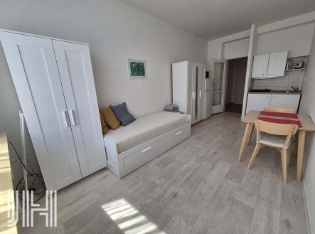 Pronájem bytu, 1+kk, 28 m²