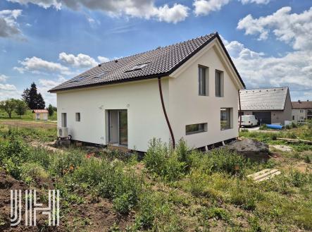 Prodej - dům/vila, 195 m²