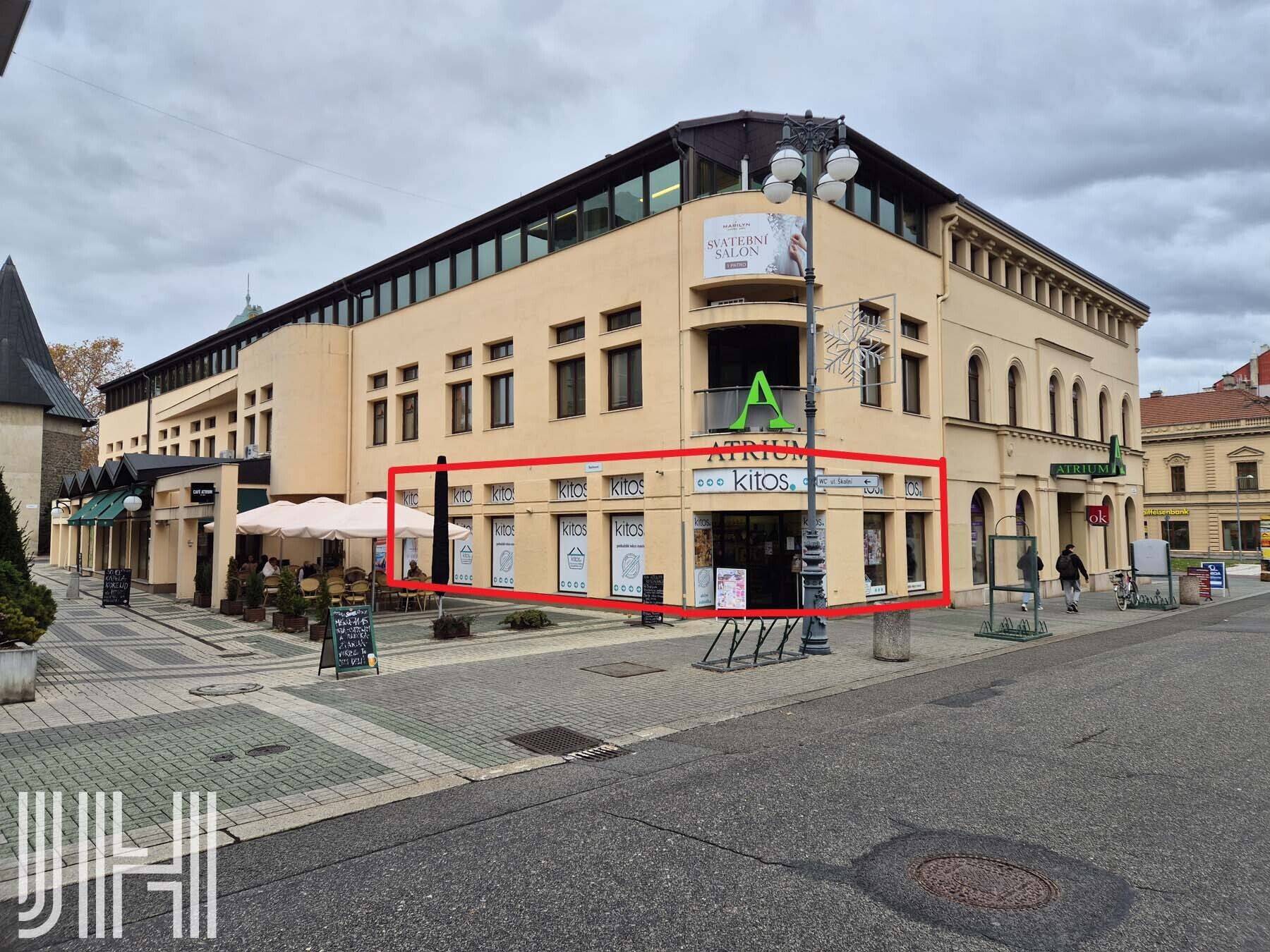 Pronájem dvoupodlažních obchodních prostor na pěší zóně