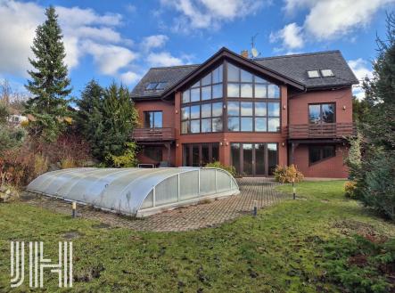 Prodej - dům/vila, 389 m²