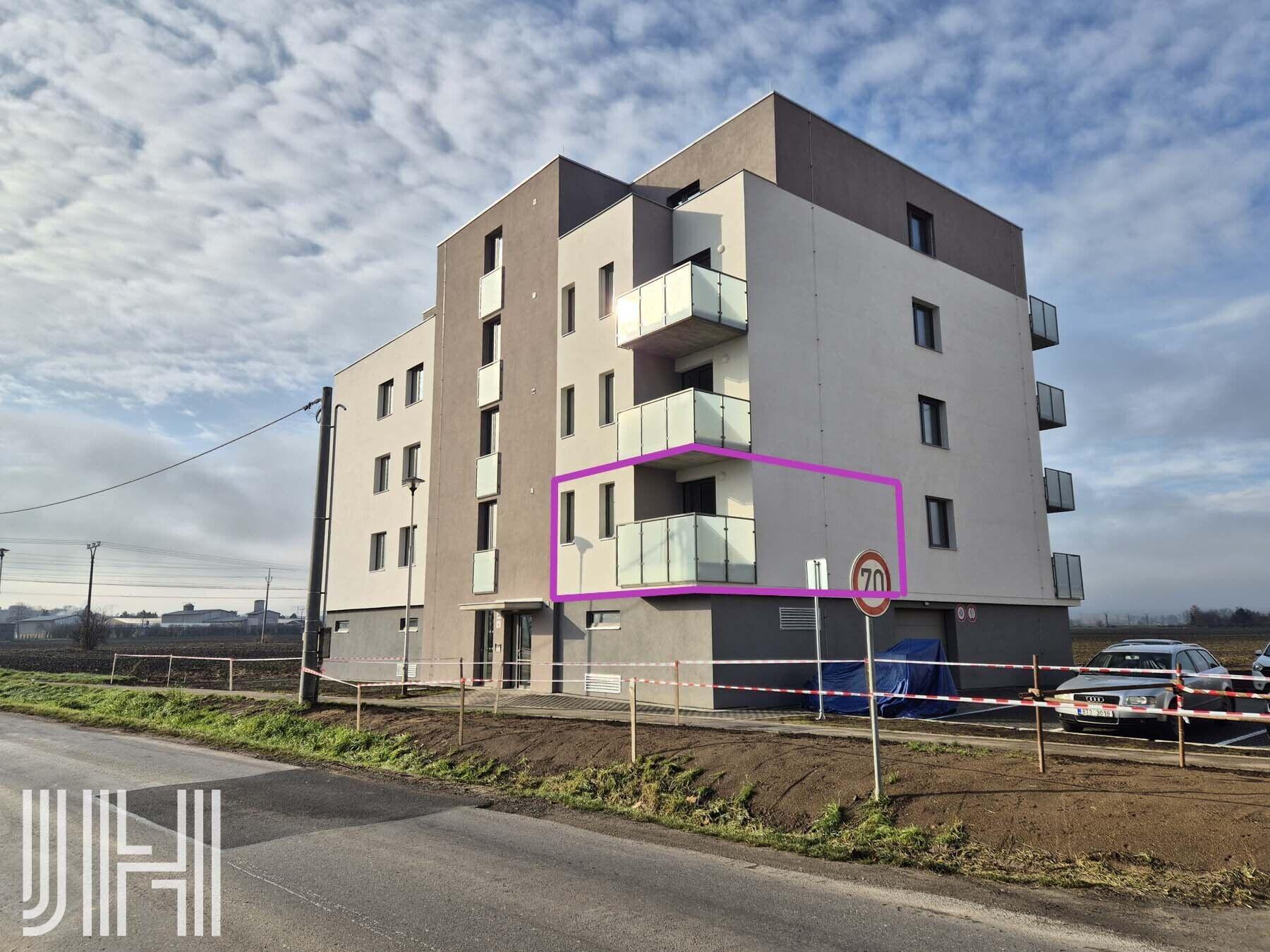 Pronájem nového bytu 1+kk s lodžií a parkovacím místem