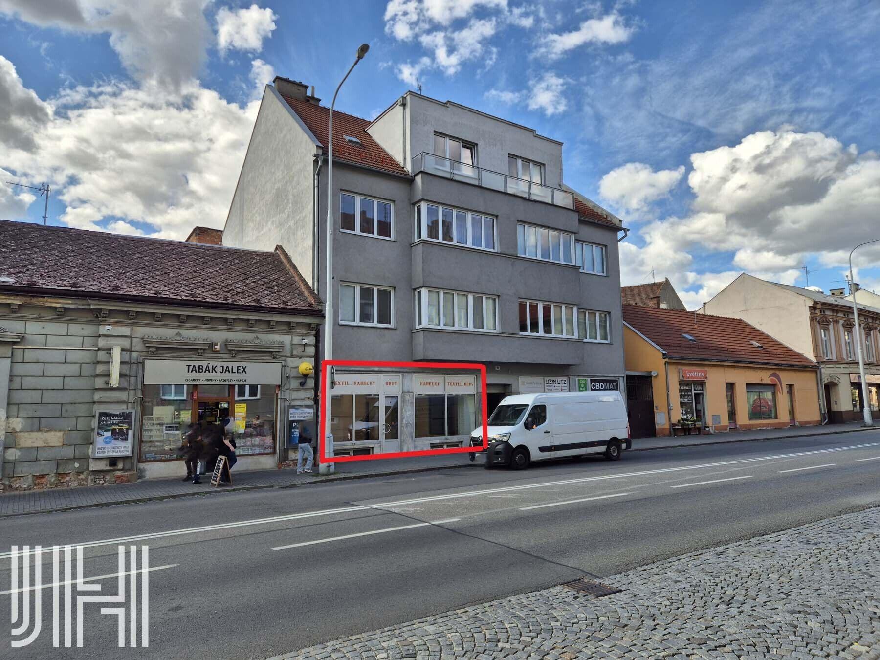 Pronájem obchodních prostor na frekventované ulici v centru města