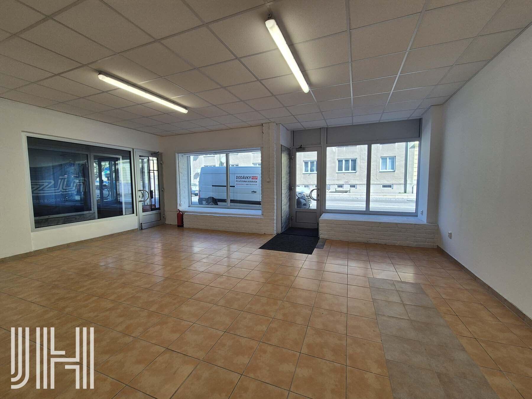 Pronájem obchodních prostor na frekventované ulici v centru města