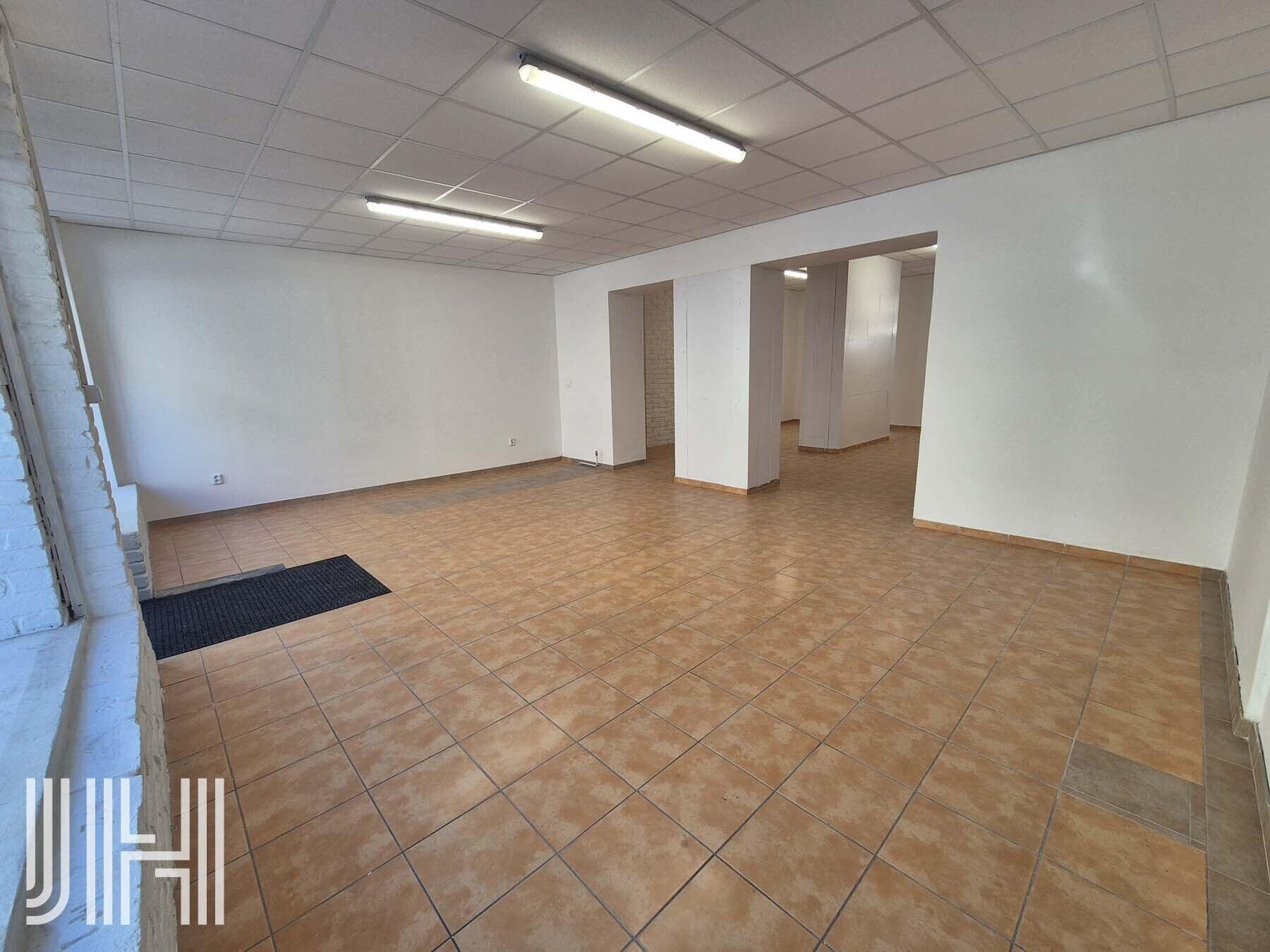 Pronájem obchodních prostor na frekventované ulici v centru města