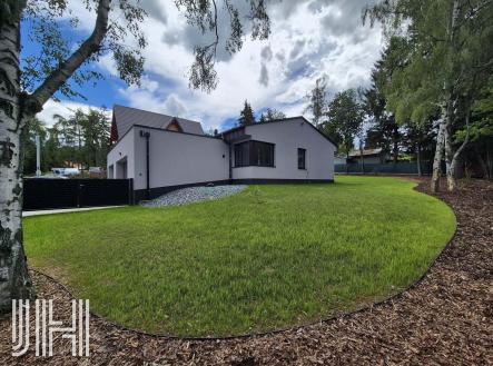 Pronájem - dům/vila, 165 m²