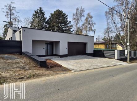 Pronájem - dům/vila, 165 m²