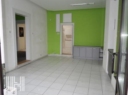 Pronájem - obchodní prostor