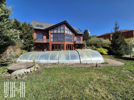 Prodej - dům/vila, 378 m²
