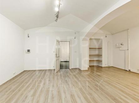 . | Pronájem - kanceláře, 118 m²