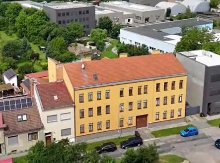 Prodej - nájemní dům, 975 m² obrázek
