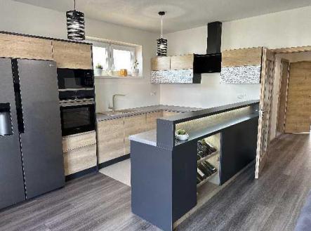 Kuchyňská linka pohled 2.jpg | Prodej bytu, 4+kk, 101 m²