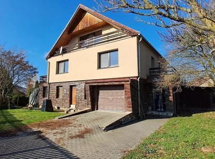 c745.jpg | Prodej - dům/vila, 300 m²