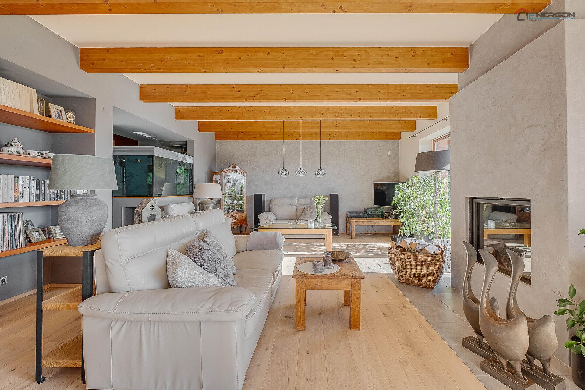 Rodinný dům 267 m2, pozemek 6957 m2, Malá Hraštice