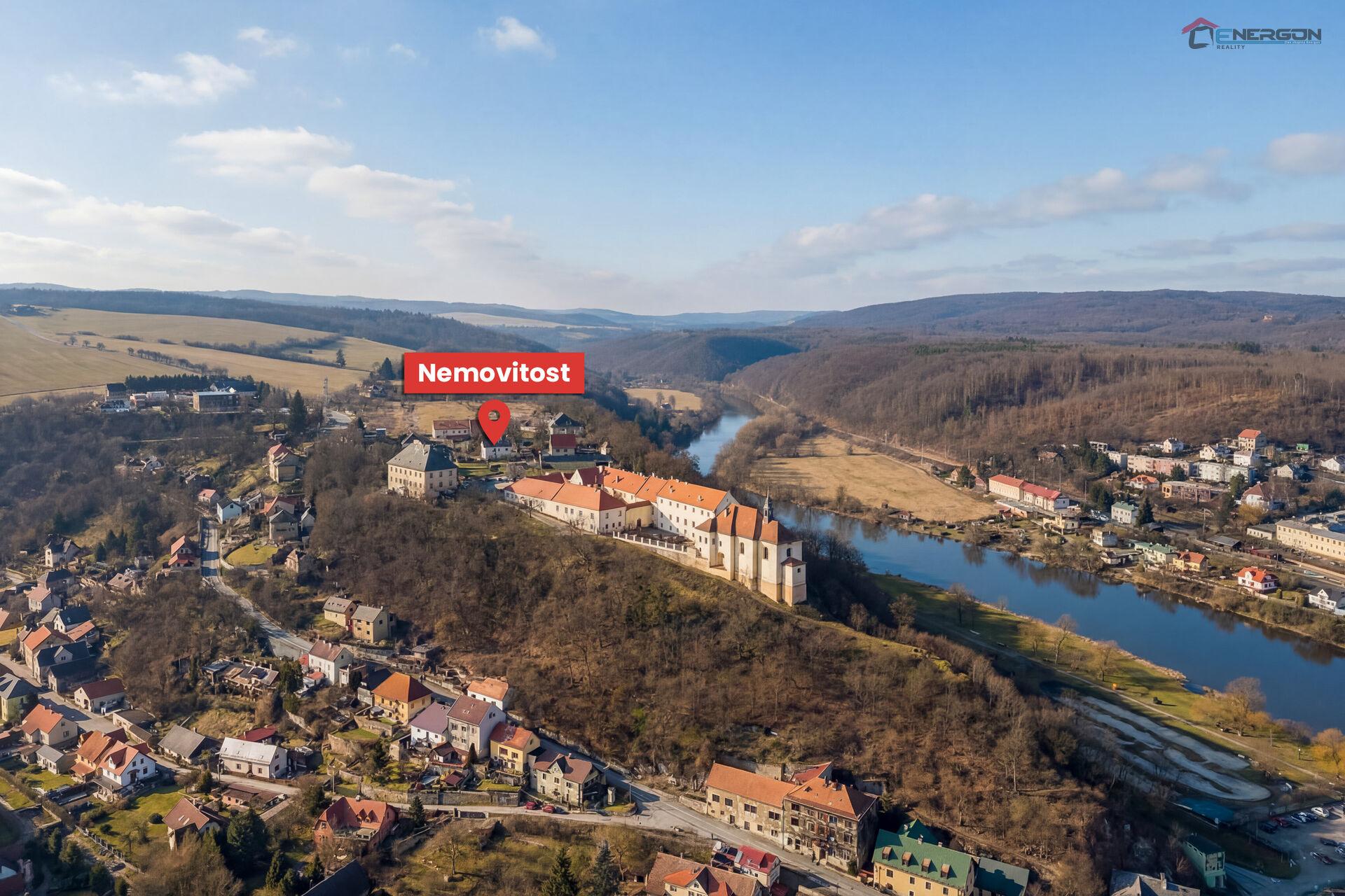 Prodej rodinného domu 4+kk, Nižbor – zahrada, bazén, výhled na zámek