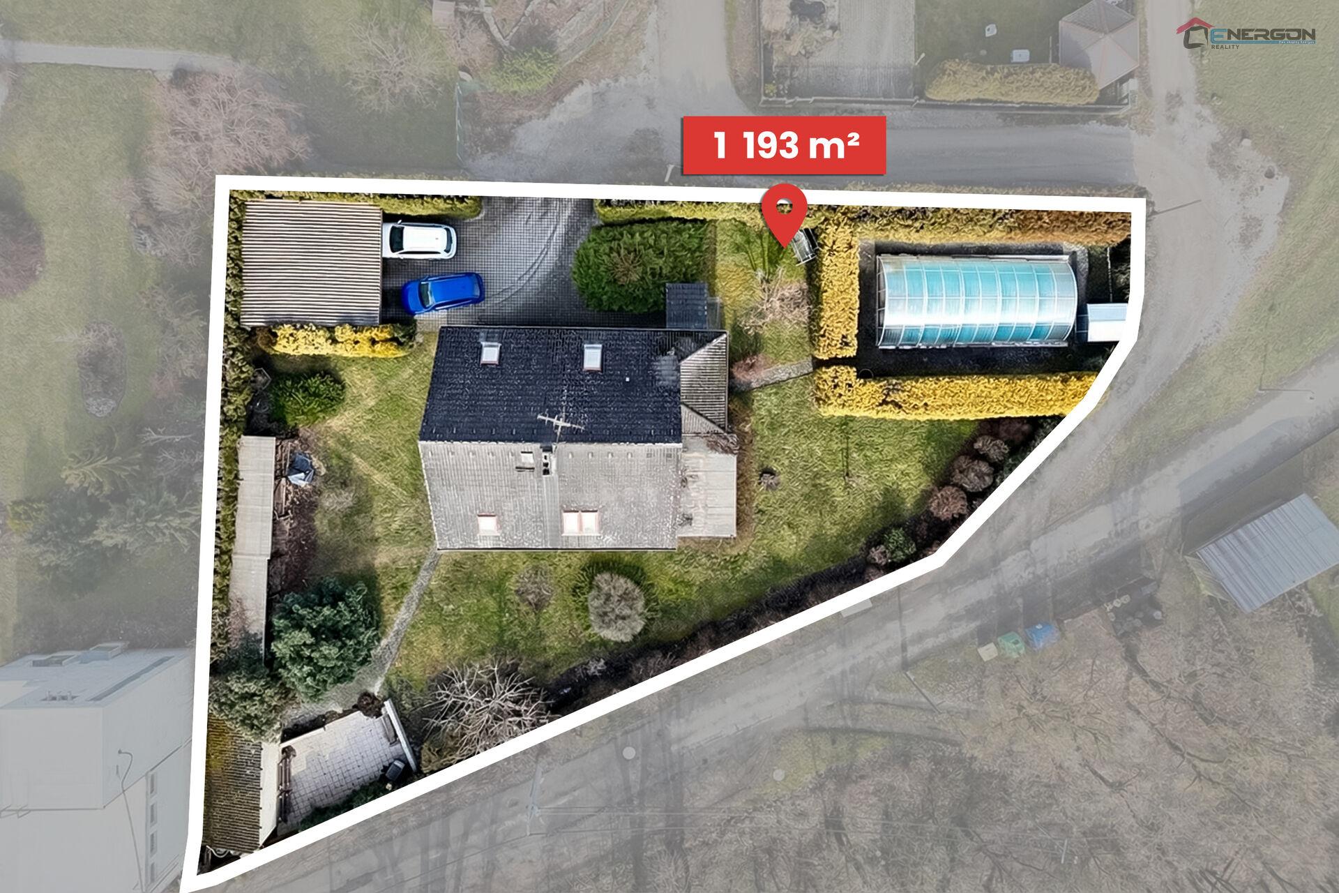 Prodej rodinného domu 4+kk, Nižbor – zahrada, bazén, výhled na zámek